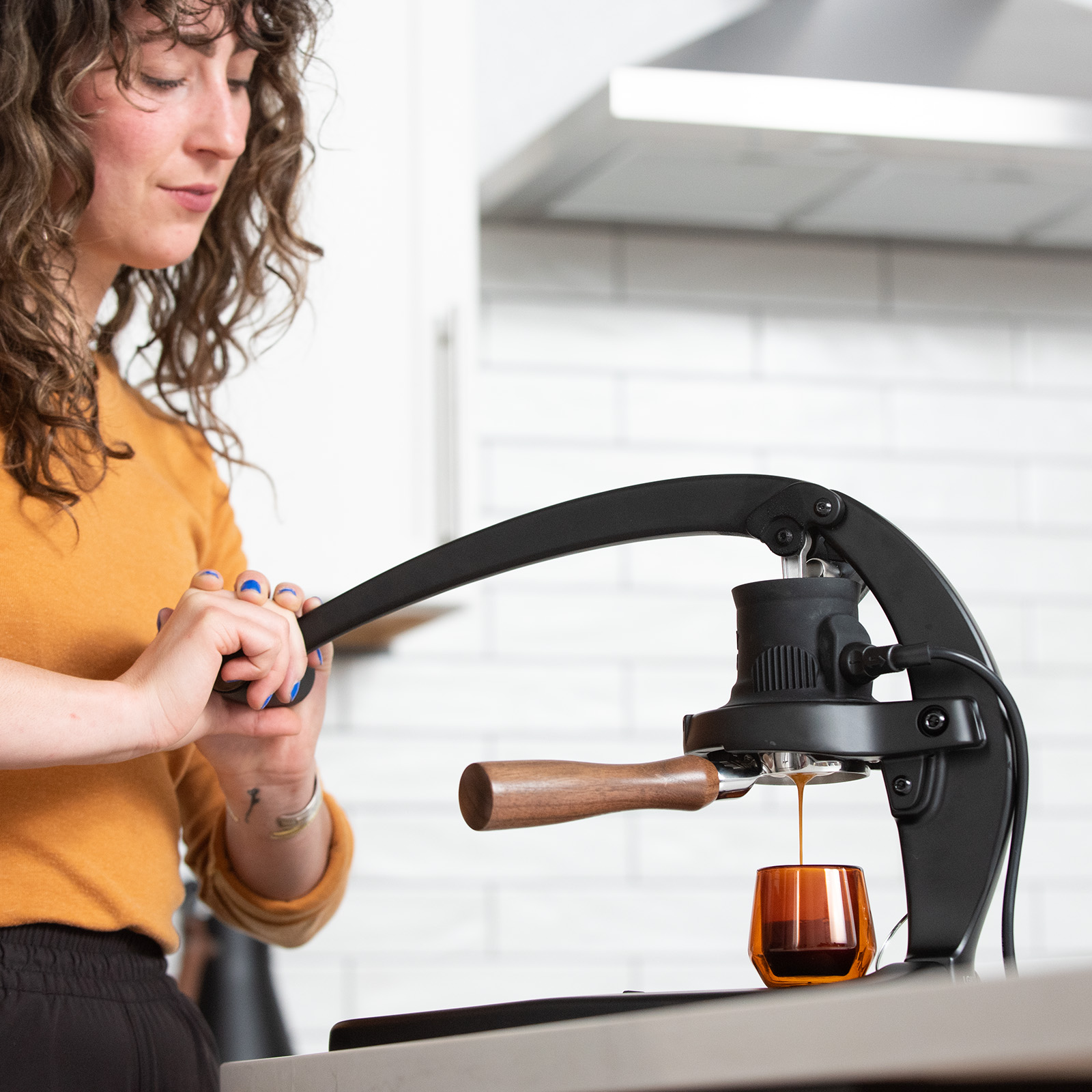 Overview of the Flair 58 manual espresso press that pulls shots